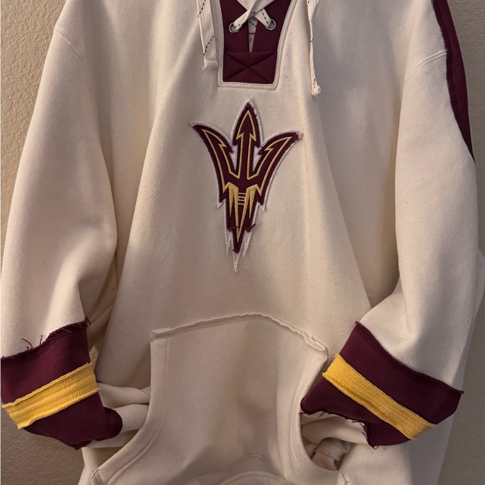 Colosseum Cream and Maroon Men's Sweater
